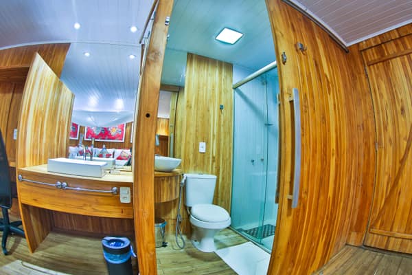 A Jaguar Suites room aboard the flotel