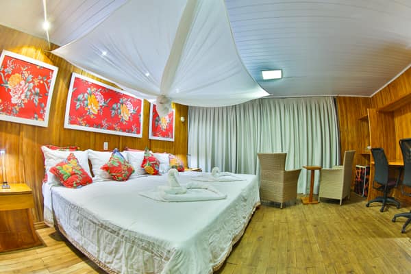 A Jaguar Suites room aboard the flotel