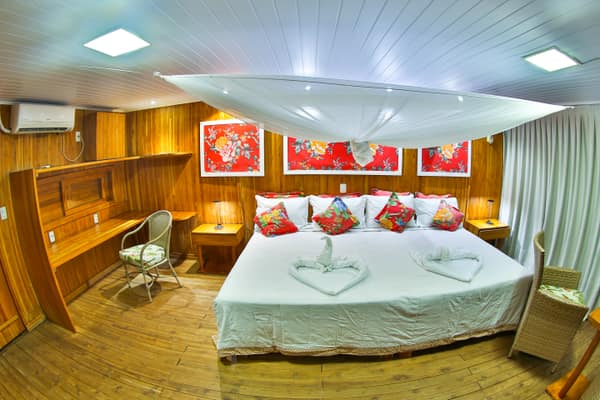 A Jaguar Suites room aboard the flotel