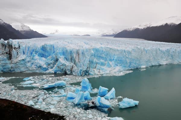 Visitors on the walkways above the Perito Moreno Glacier