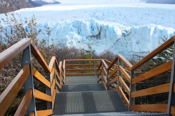 The walkway stairs leading down toward the glacier face