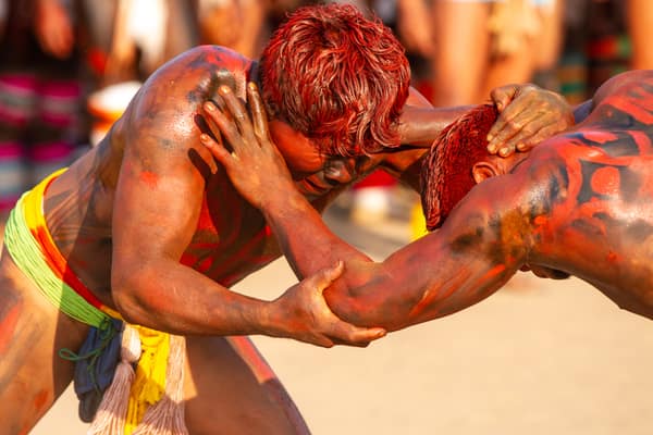 Two wrestlers head-to-head during a Huka-Huka bout